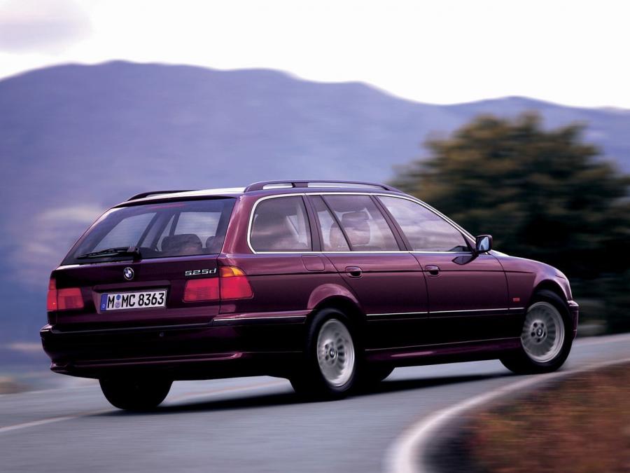  BMW 525d Touring 2000 года  (фото 1 из 1)